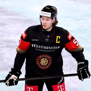 Moritz Seider (Kapitän deutsche Eishockey-Nationalmannschaft) im Testspiel gegen die USA