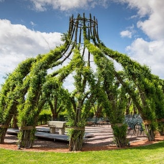 Die Weidenkirche auf dem Gelände der Gartenschau Kaiserslautern | Ungewöhnliche Orte zum Heiraten in Rheinland-Pfalz