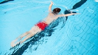 Für 10 Cent ins Freibad und kostenlose Schwimmkurse. Das hat Bürgermeister Andreas Müller und sein Gemeinderat beschlossen.