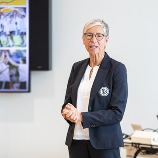 DFB-Vizepräsidentin für Frauen- und Mädchenfußball Sabine Mammitzsch spricht in SWR1 Leute über die Entwicklung des Frauenfußballs im Laufe der letzten Jahre
