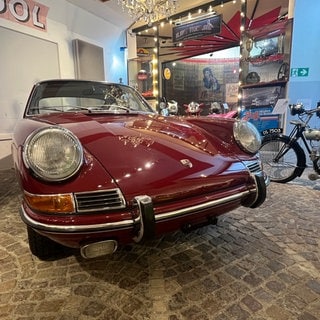 Oldtimer im Museum Boxenstopin Tübingen: Wie kann man sich vor Betrug schützen? Experte Rainer Klink gibt Tipps.