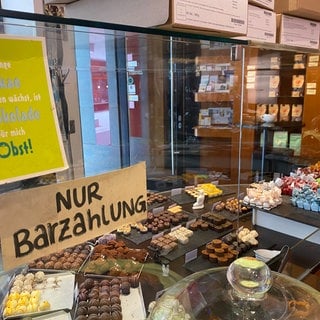 Im Café Kaffeejunge in Koblenz ist nur Barzahlung möglich.