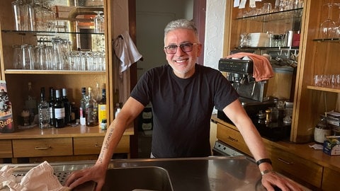Zeidan Bachar betreibt eine Pizzeria in Spangdahlem. Die meisten seiner Kunden sind Amerikaner. (Foto: SWR, Christian Altmayer ) Zeidan Bachar betreibt eine Pizzeria in Spangdahlem. Die meisten seiner Kunden sind Amerikaner.