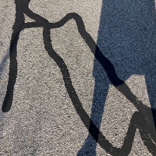 Reparaturnähte auf einer Straße