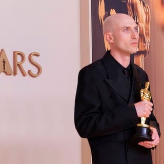 Daniel Blumberg gewinnt mit seiner Musik zu "The Brutalist" den Oscar für Filmmusik 2025