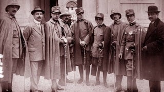 Italienische Offiziere um 19111912 in Tripolis  Libyen