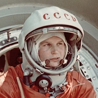 Die sowjetische Kosmonautin Walentina Tereschkowa. Sie war 1963 die erste Frau im Weltraum (Szene aus der Dokumentation "Sowjets im Weltraum")