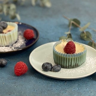 Mini-Käsekuchen mit Kirschfüllung