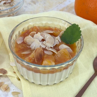 Panna Cotta mit Zitrusfrüchte-Kompott