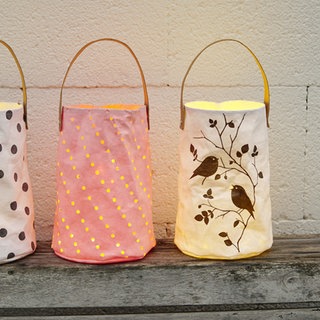 Fertige Lampe aus Waschpapier