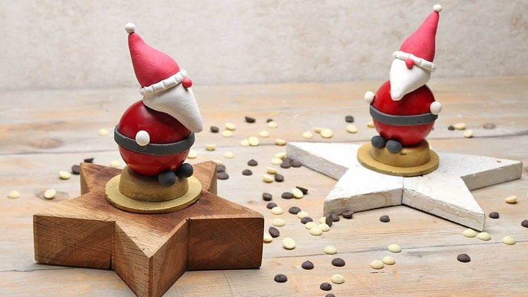 Nikolaus aus Schokolade und Marzipan