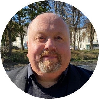 Michael Lang ist Multimedia-Reporter für die Redaktion SWR Wissen Aktuell und Chef vom Dienst für die Wissenssendung 3sat NANO.